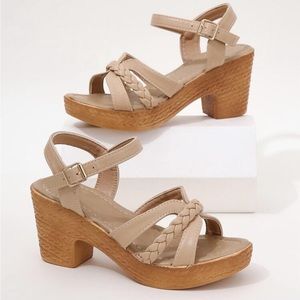 NWT Platform Sandals